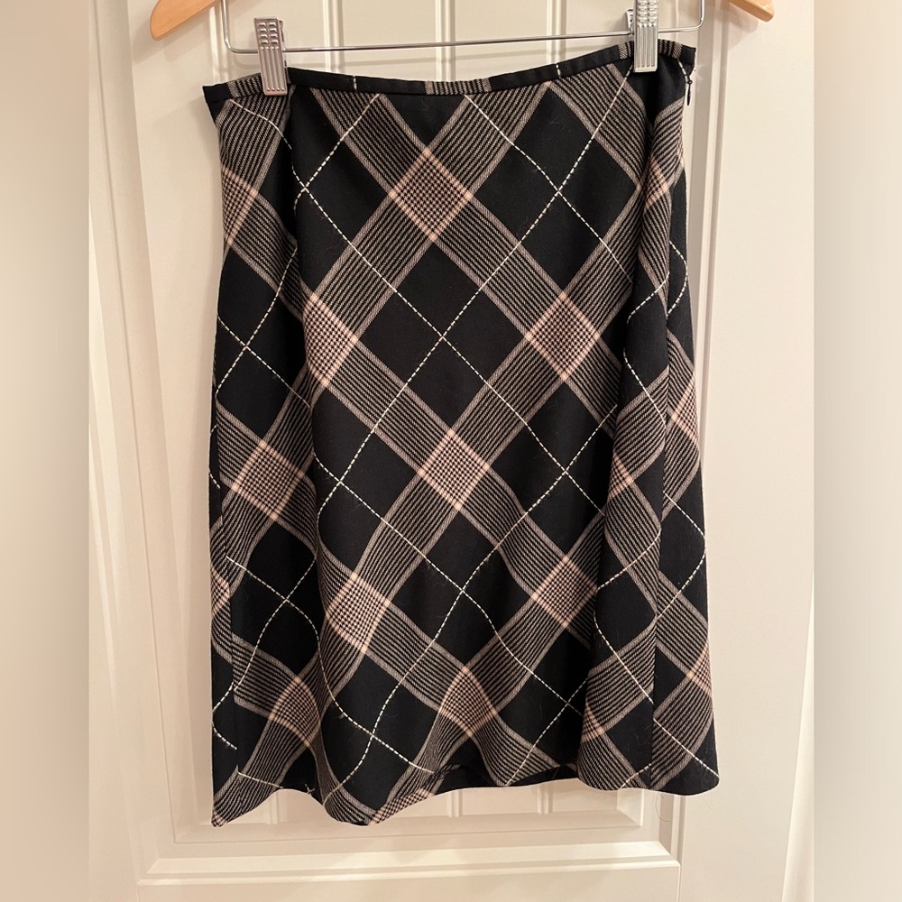 Black and tan plaid skirt.